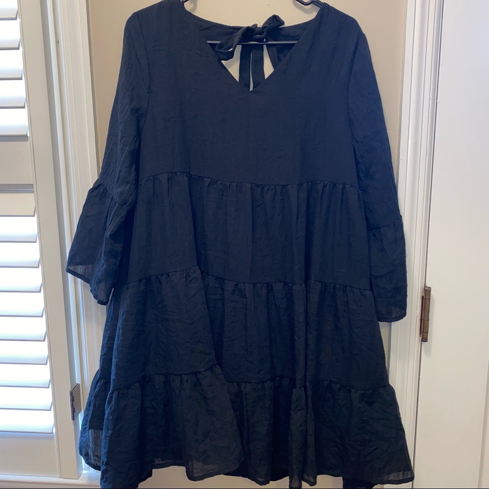 NWT Crescent dress in black. Size Large.